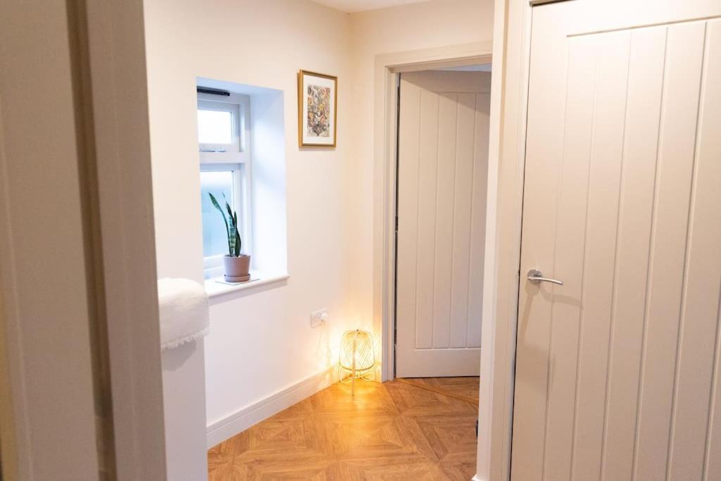Amarelo Apartment, Central Charlbury, 1 Super King Bed Exterior foto