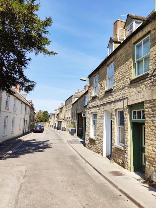 Amarelo Apartment, Central Charlbury, 1 Super King Bed Exterior foto